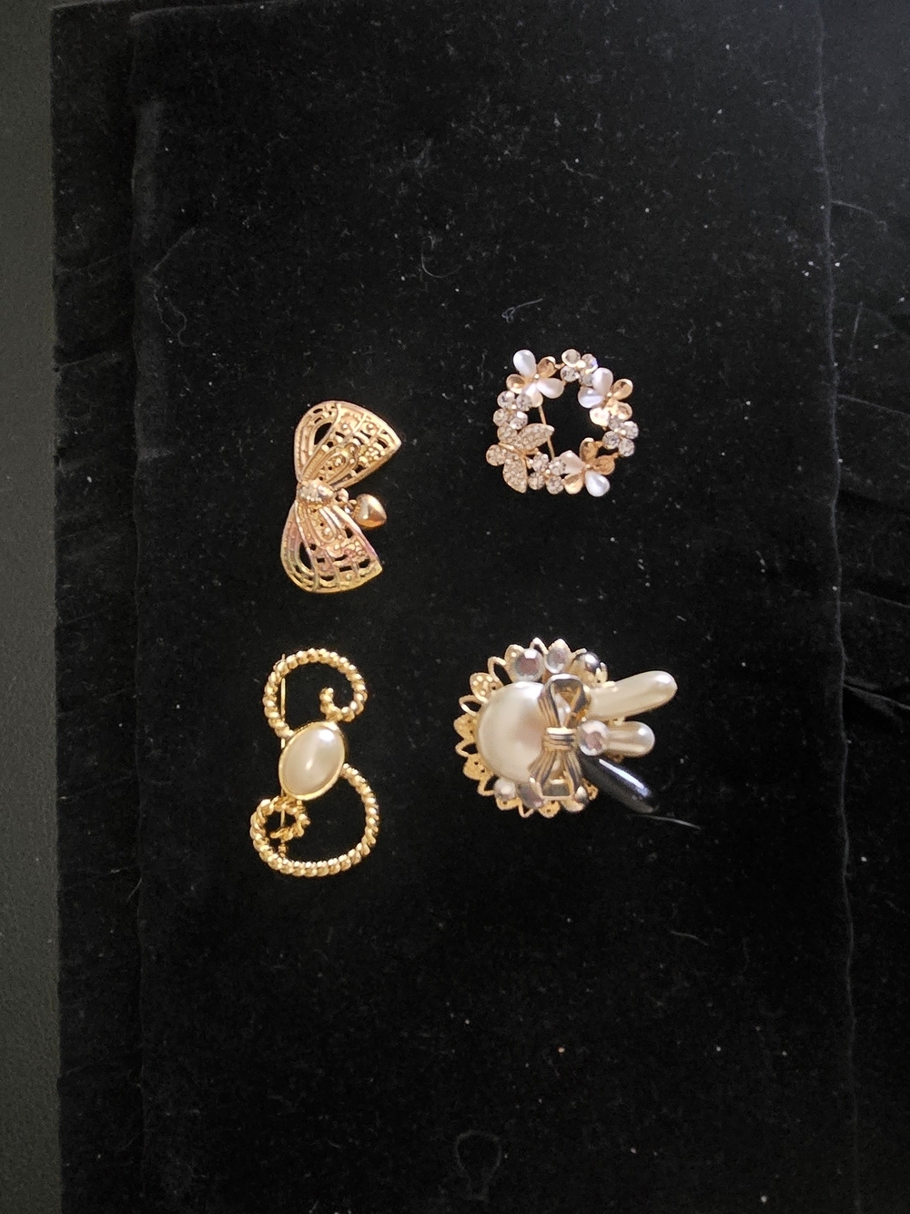 Vintage Gold‑Tone Brooch Lot – Pearls & Filigree – Lot of 4